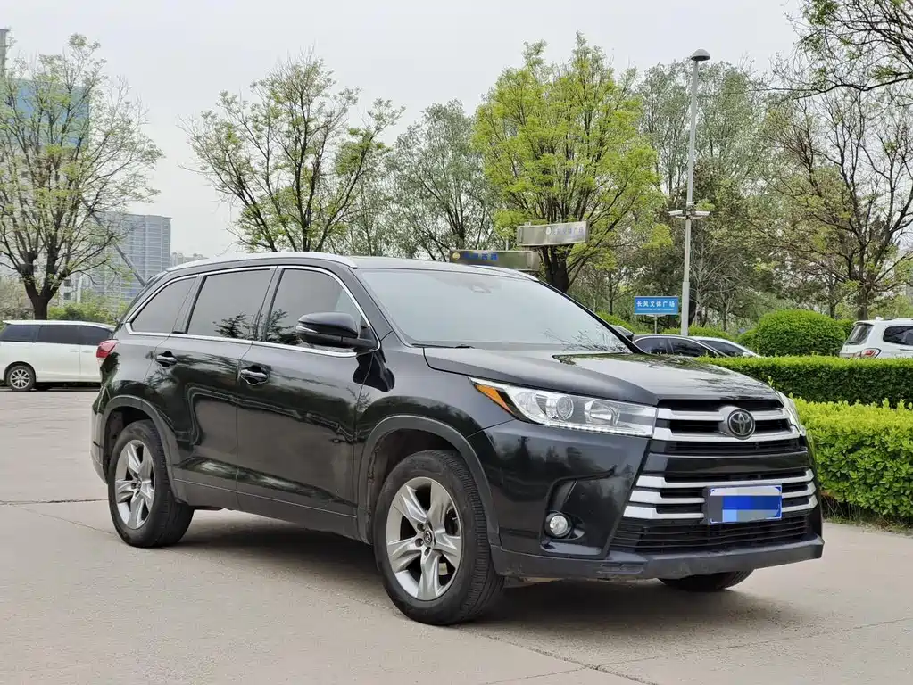 Toyota Highlander — фото 3