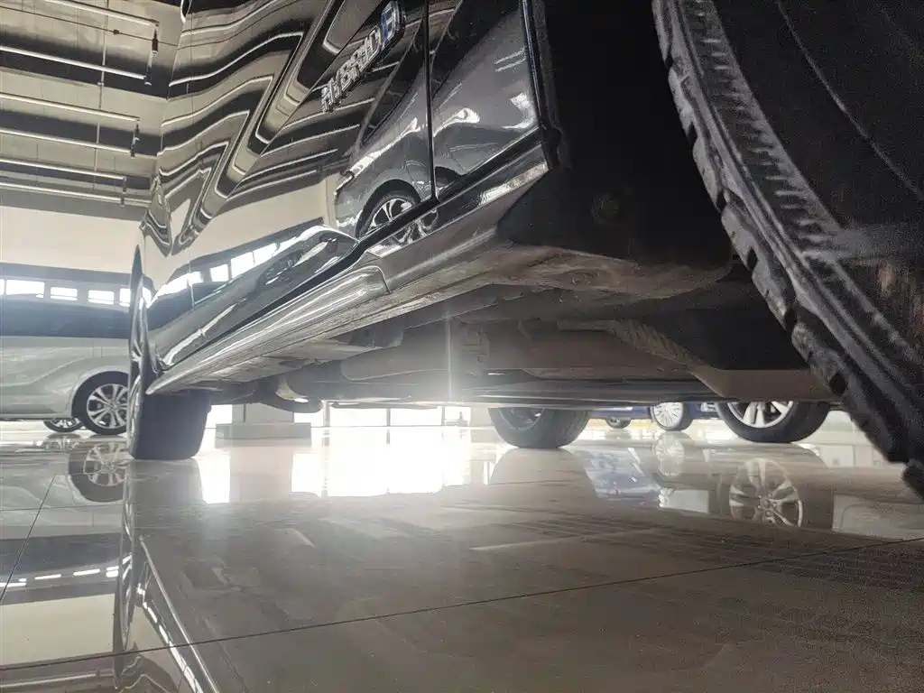 Toyota Granvia — фото 21