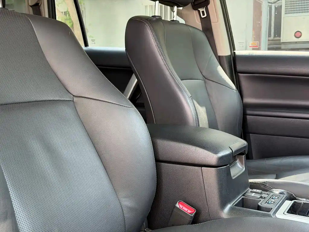 Toyota Prado — фото 18