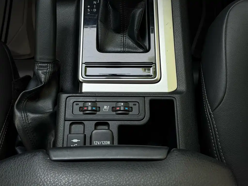 Toyota Prado — фото 22