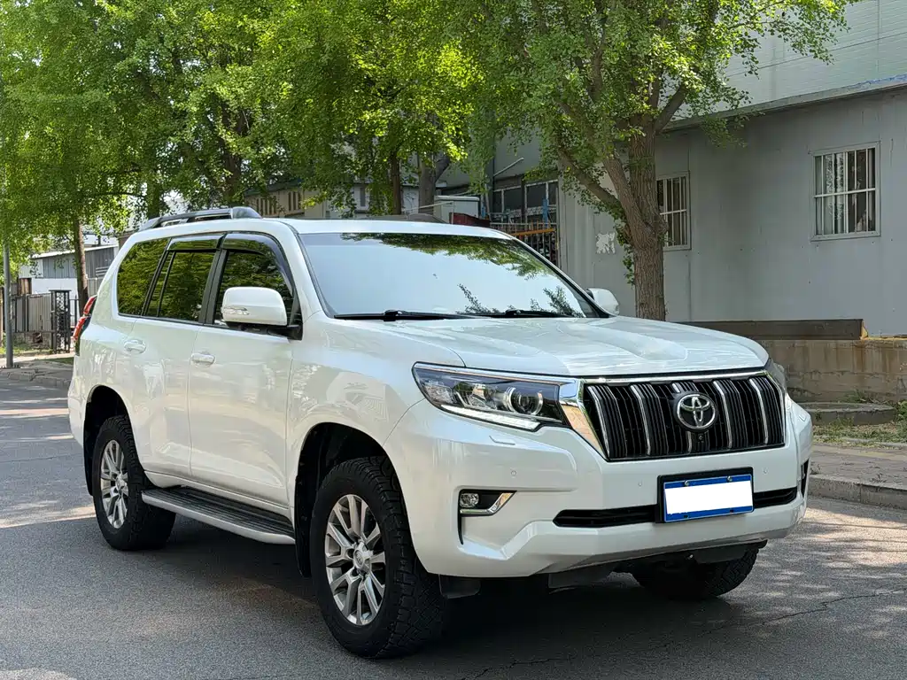 Toyota Prado — фото 4
