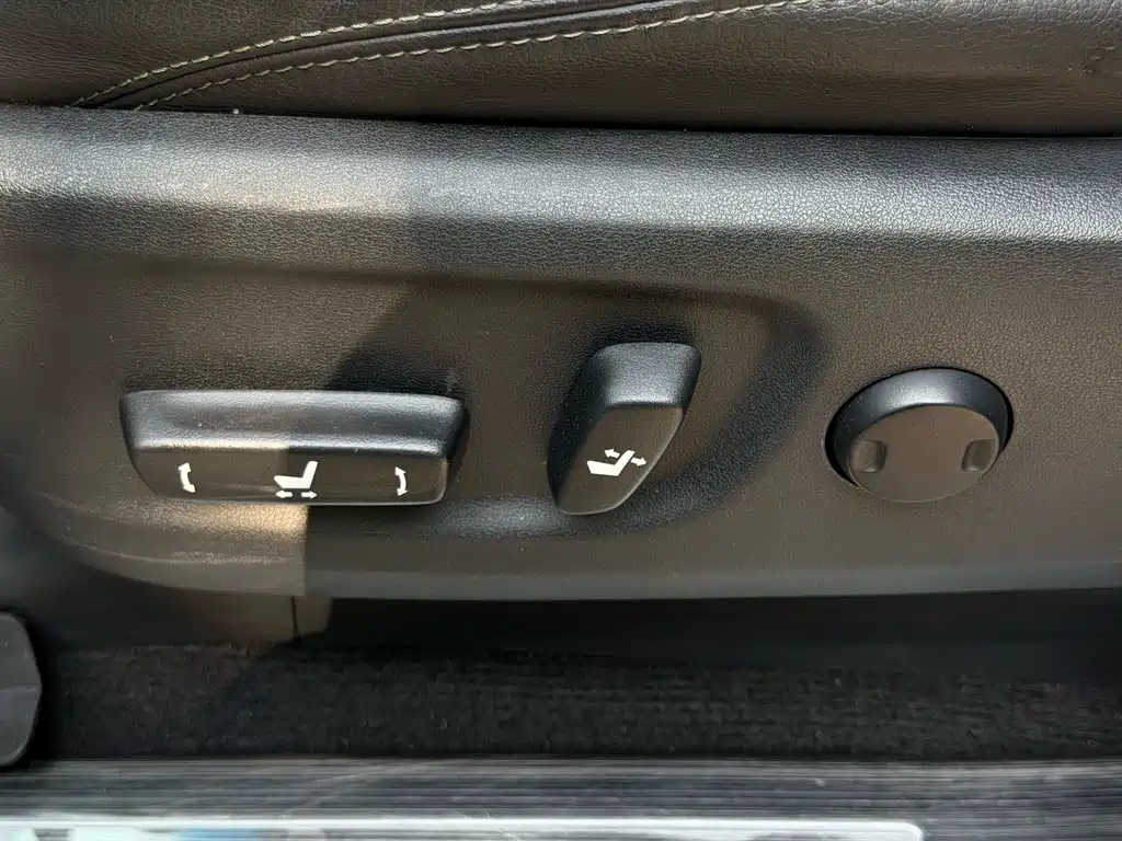 Toyota Prado — фото 7