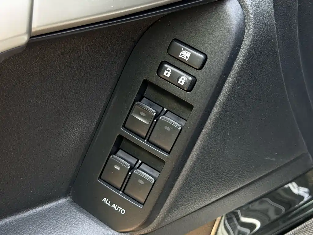 Toyota Prado — фото 10
