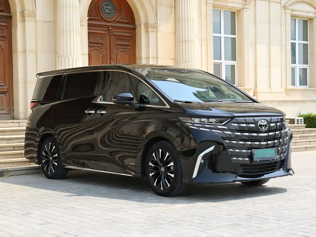 Toyota Alphard — фото 3