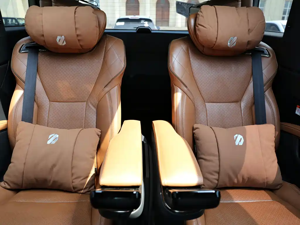 Toyota Alphard — фото 5