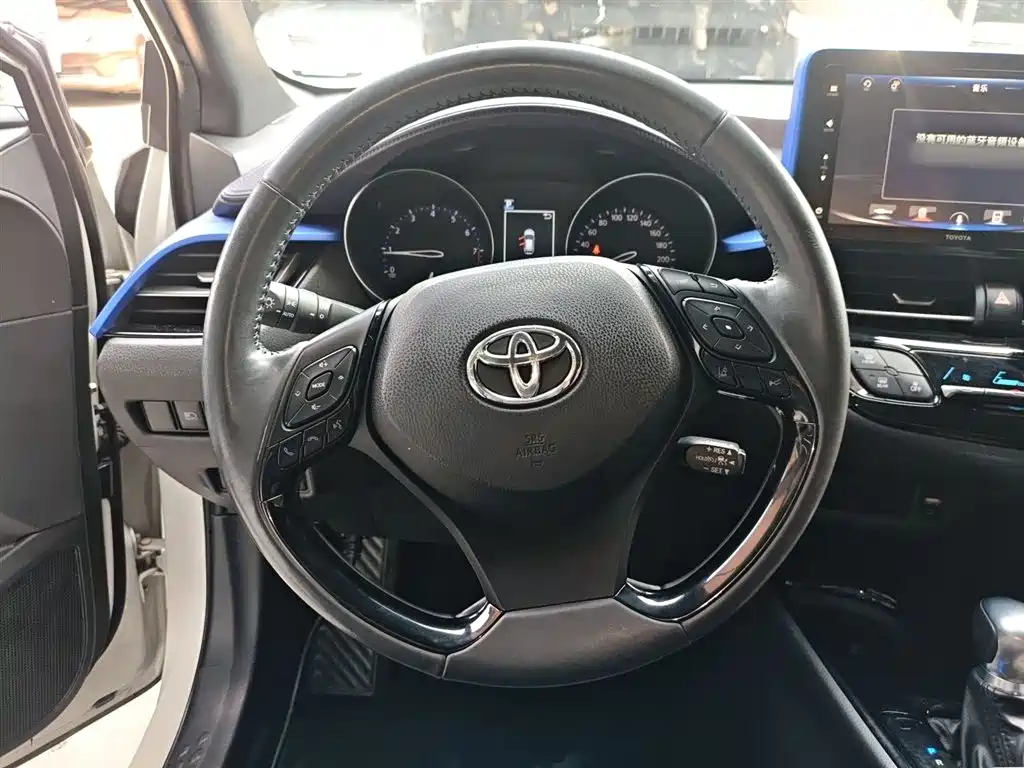 Toyota IZOA — фото 11