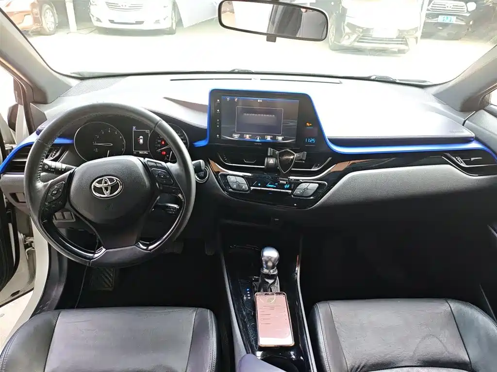 Toyota IZOA — фото 10