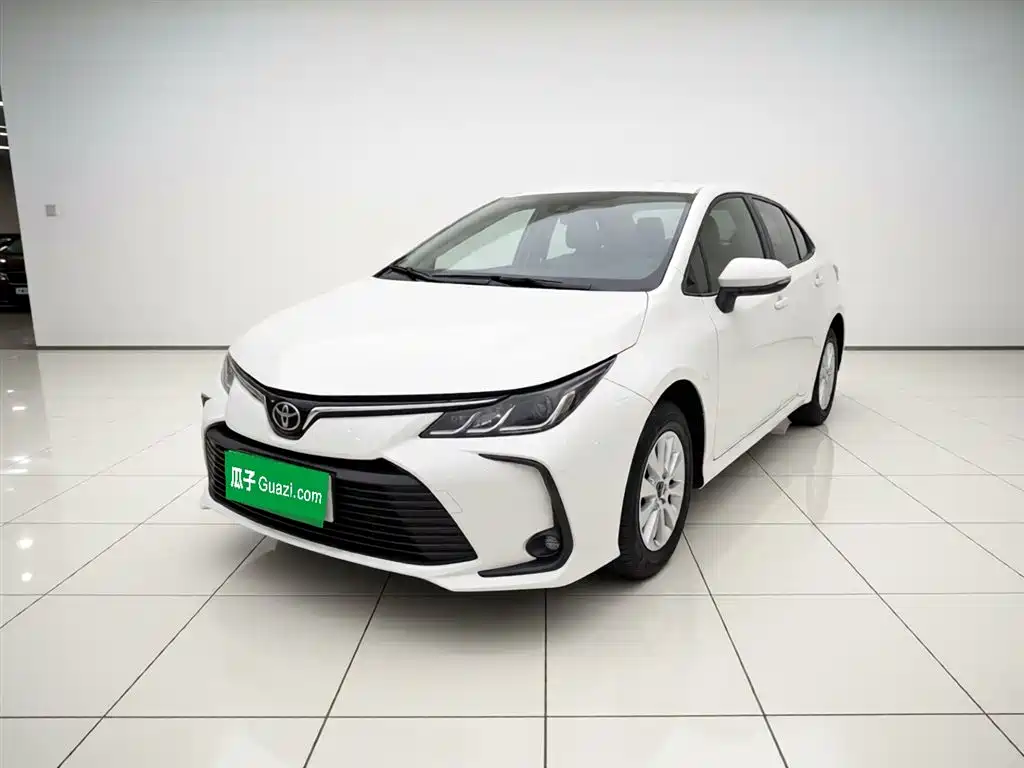 Toyota Corolla — фото 2
