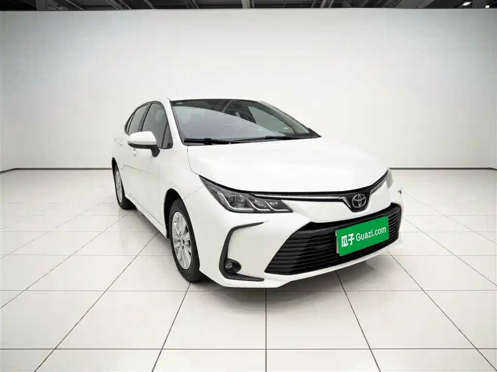 Toyota Corolla — фото 4