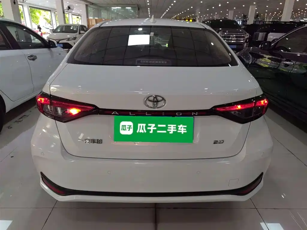 Toyota Allion — фото 4
