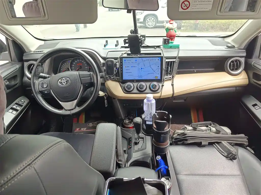 Toyota RAV4 — фото 10