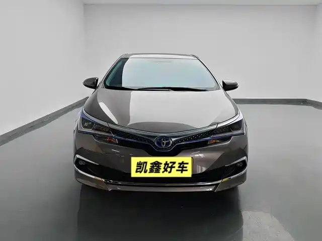 Toyota Corolla Hybrid — фото 2