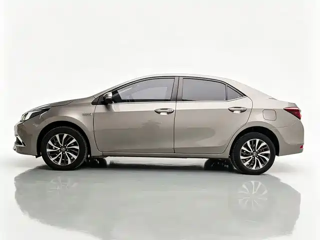 Toyota Corolla Hybrid — фото 13