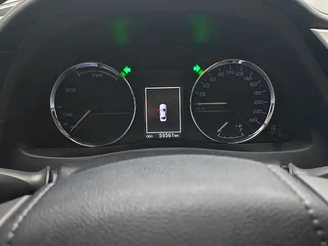 Toyota Corolla Hybrid — фото 14