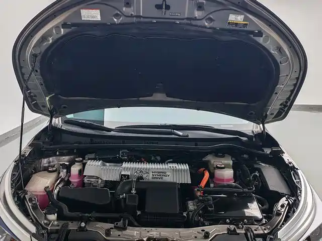 Toyota Corolla Hybrid — фото 20