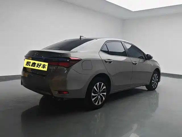 Toyota Corolla Hybrid — фото 4