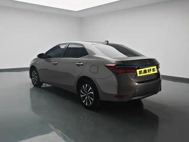 Toyota Corolla Hybrid — фото 6