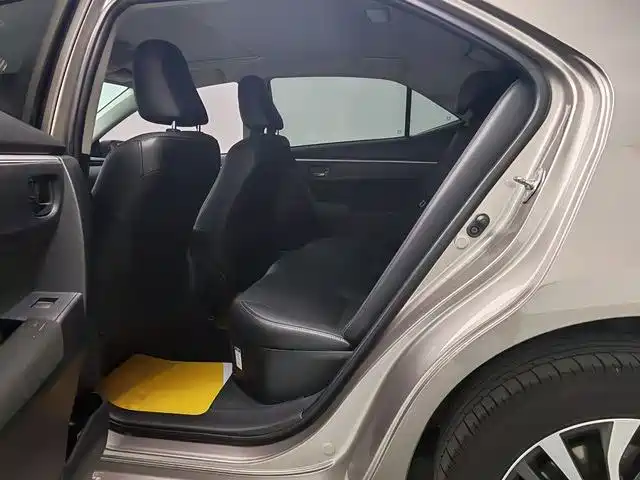 Toyota Corolla Hybrid — фото 8