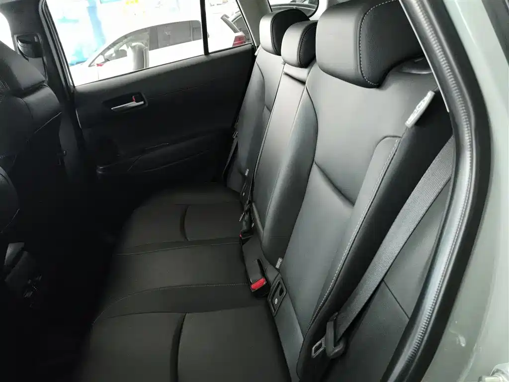 Toyota Corolla Cross — фото 13