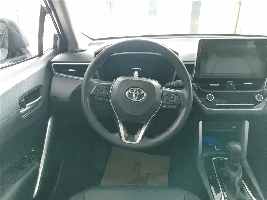 Toyota Corolla Cross — фото 3