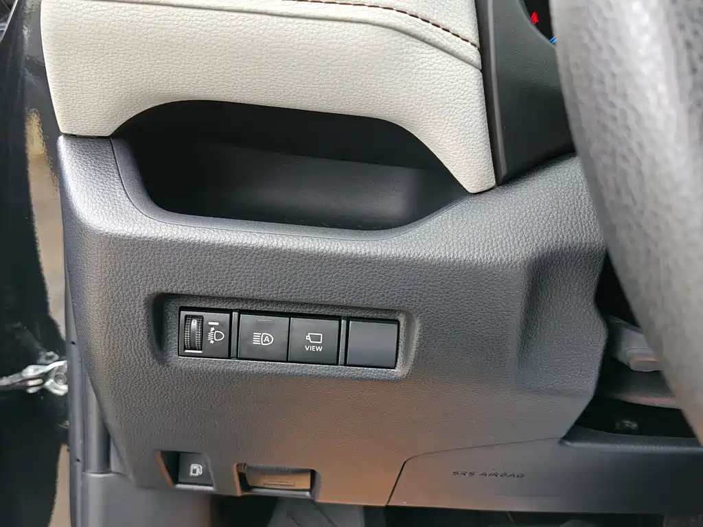 Toyota RAV4 — фото 17