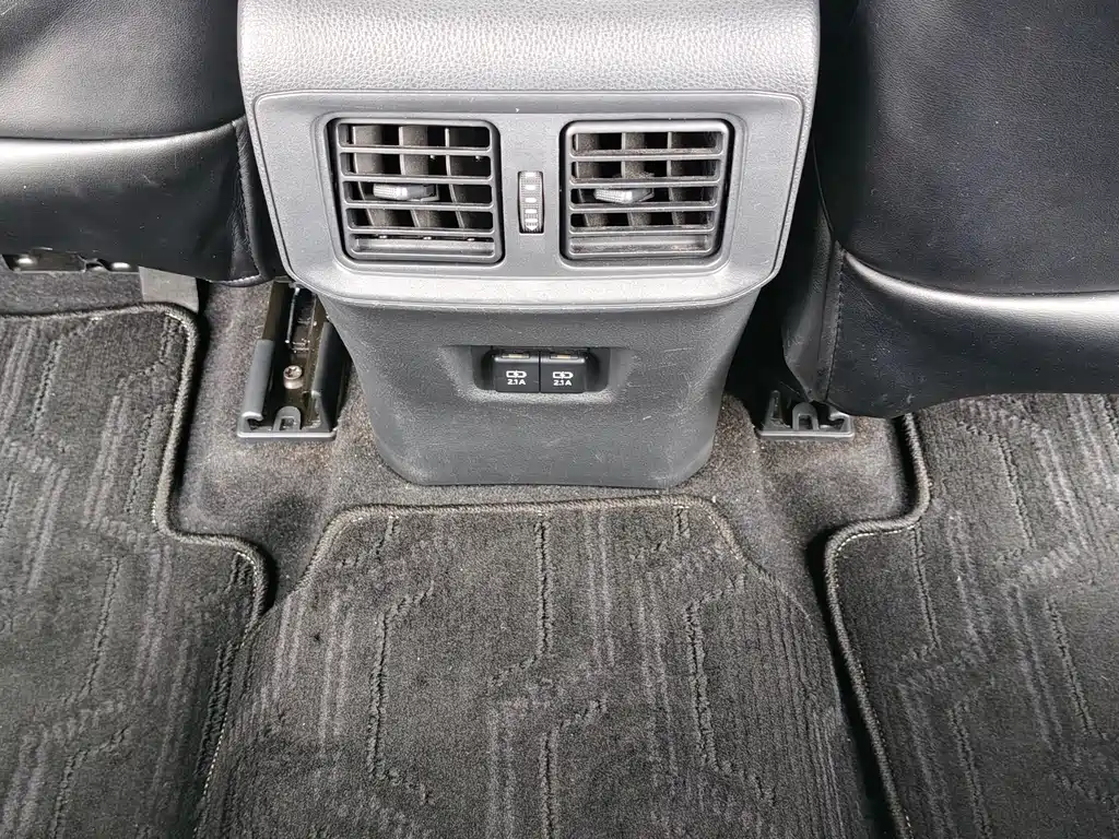 Toyota RAV4 — фото 18