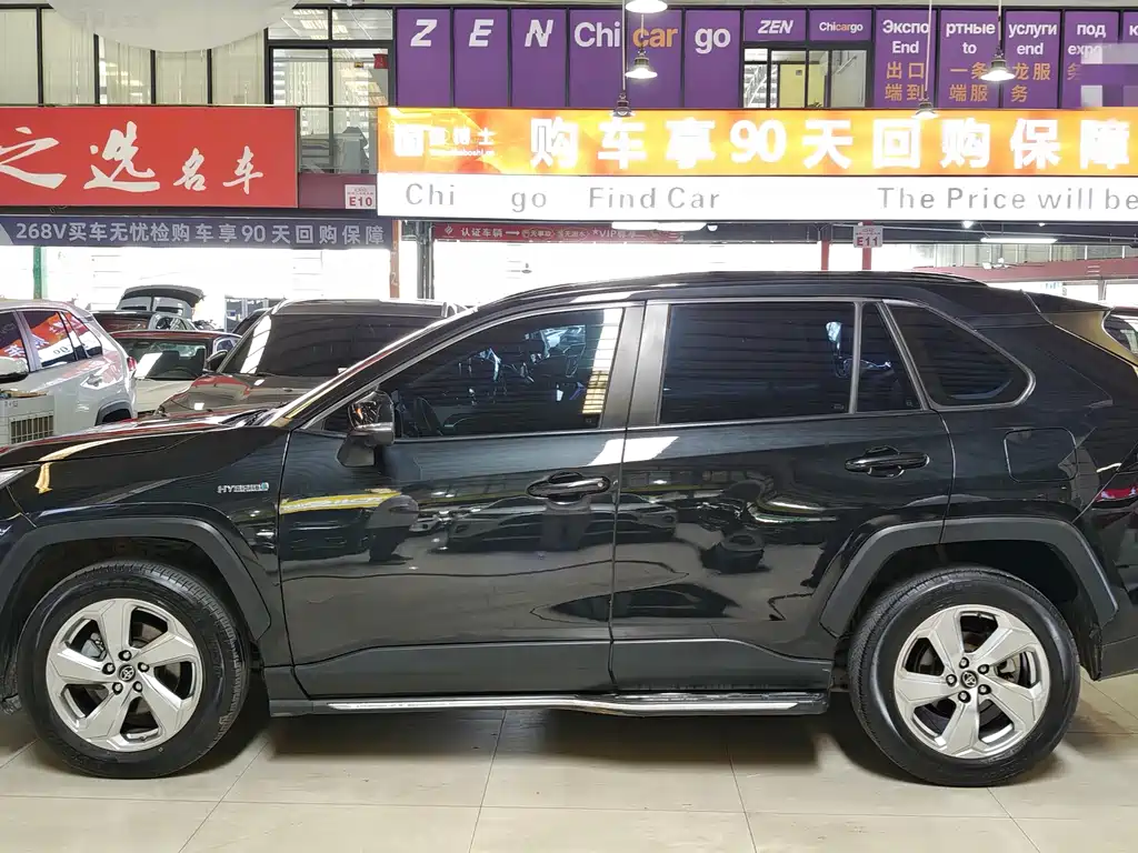 Toyota RAV4 — фото 3