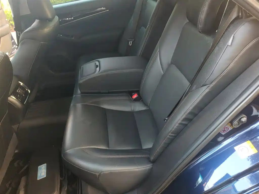 Toyota Crown — фото 15