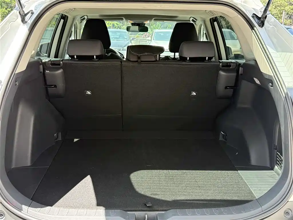 Toyota RAV4 — фото 11
