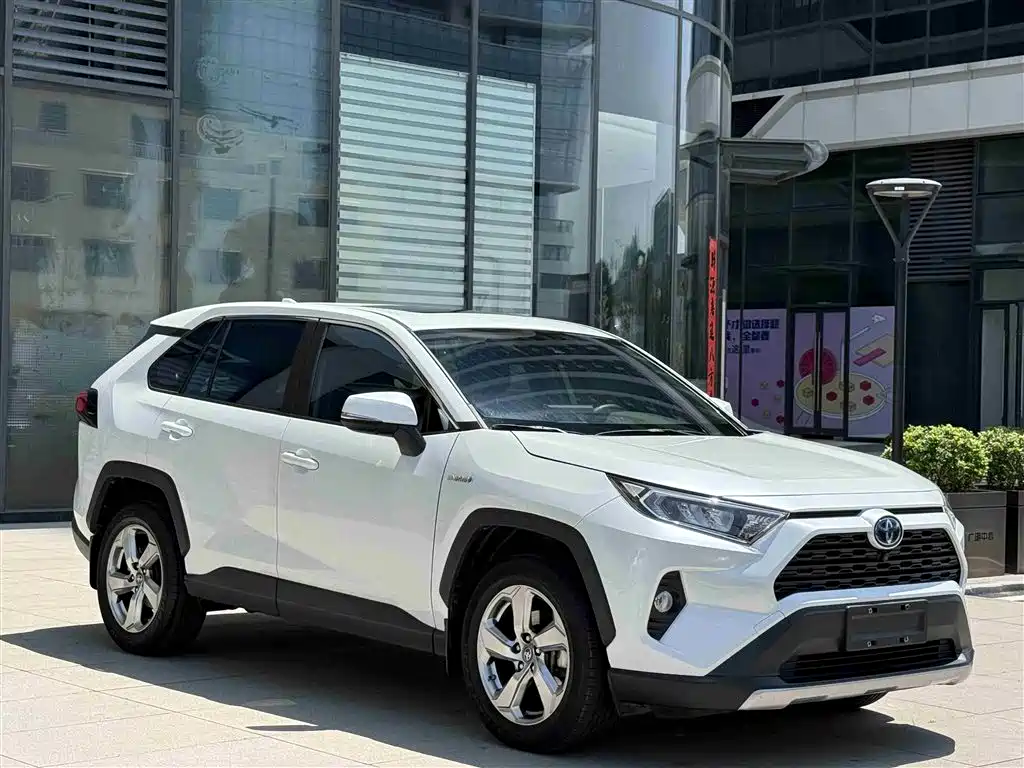 Toyota RAV4 — фото 3