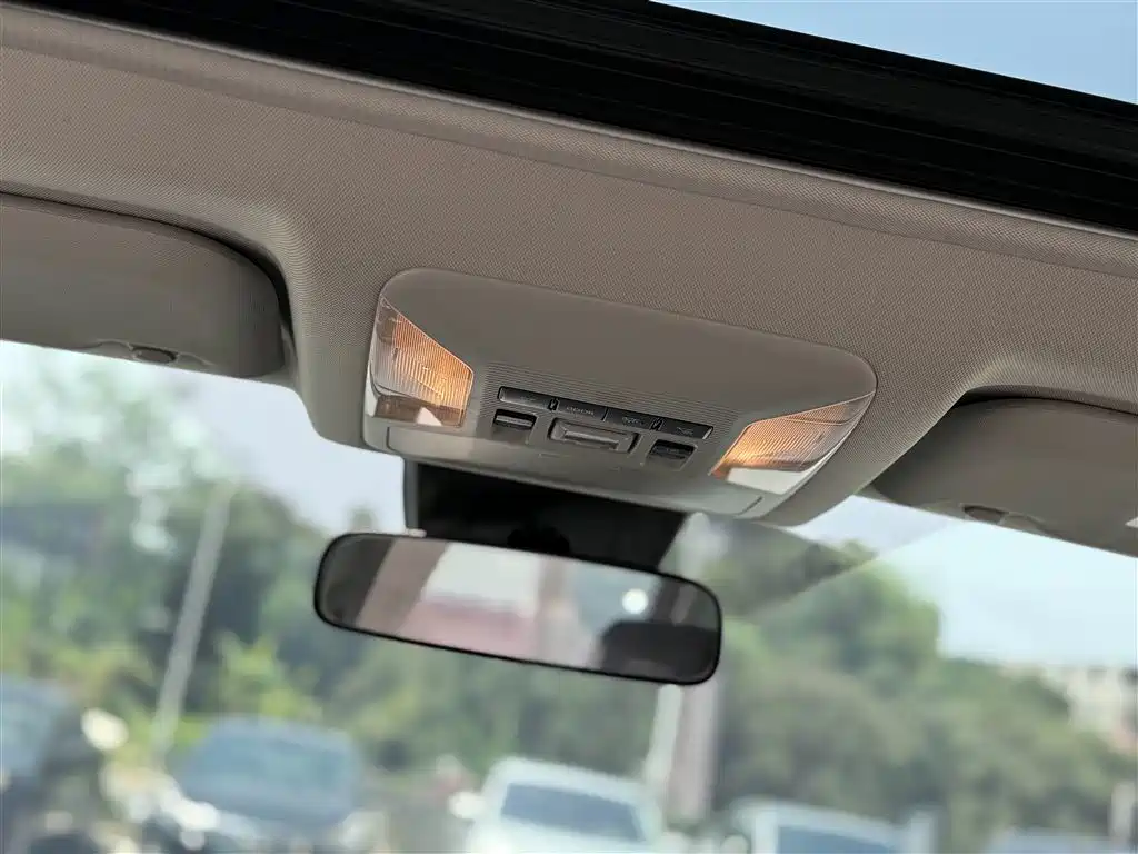 Toyota RAV4 — фото 35