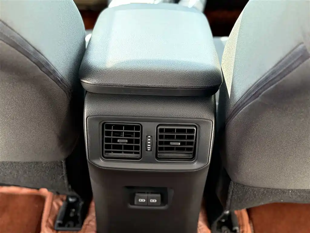 Toyota RAV4 — фото 36