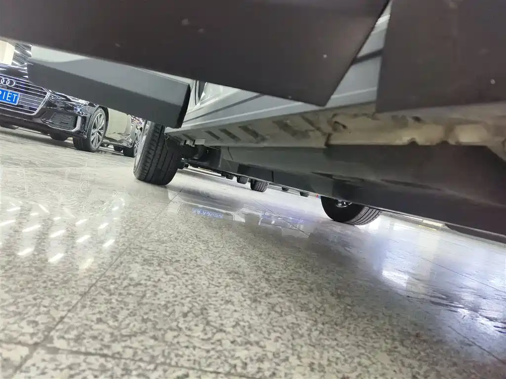 Toyota RAV4 — фото 19