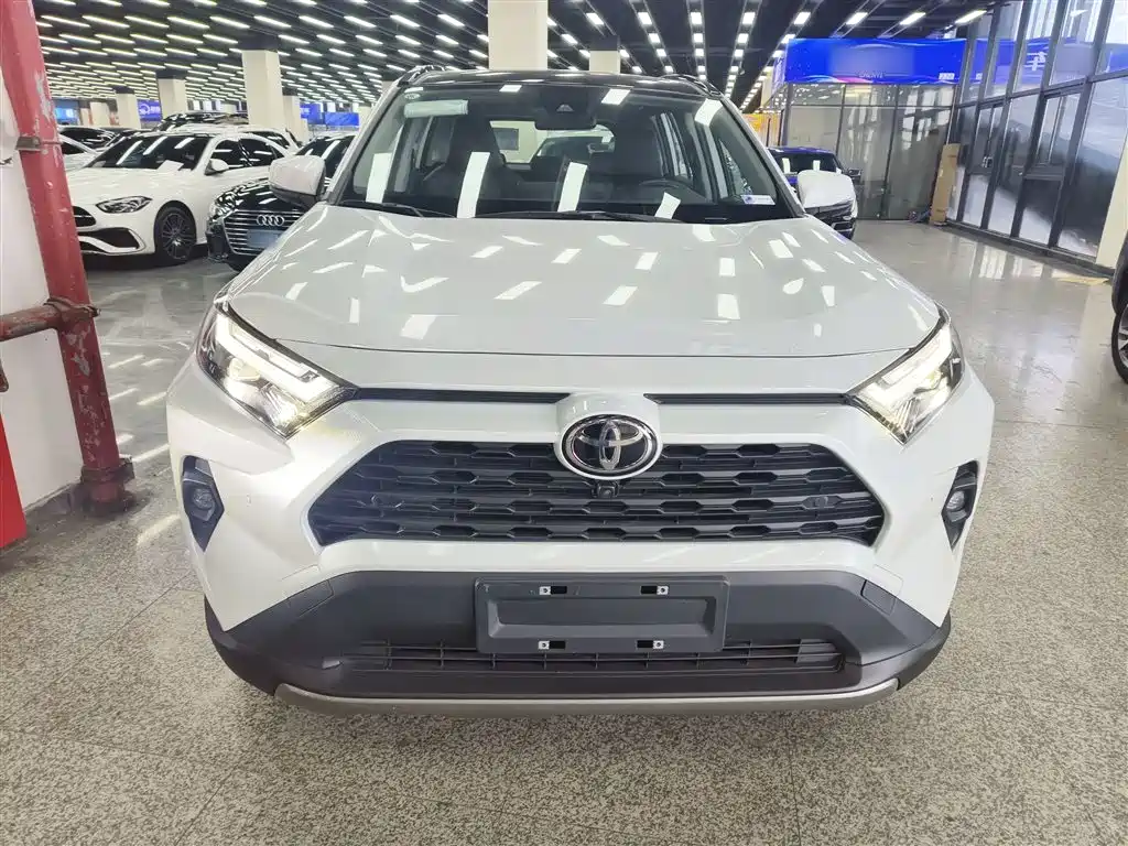 Toyota RAV4 — фото 3