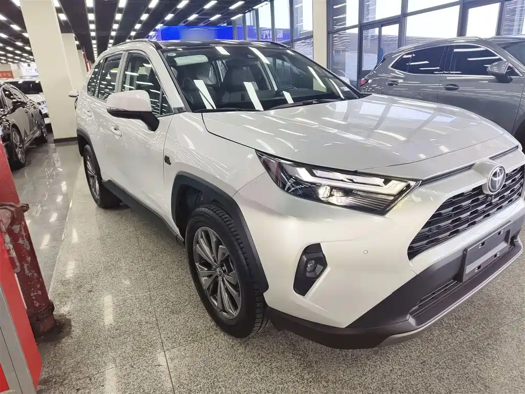 Toyota RAV4 — фото 22