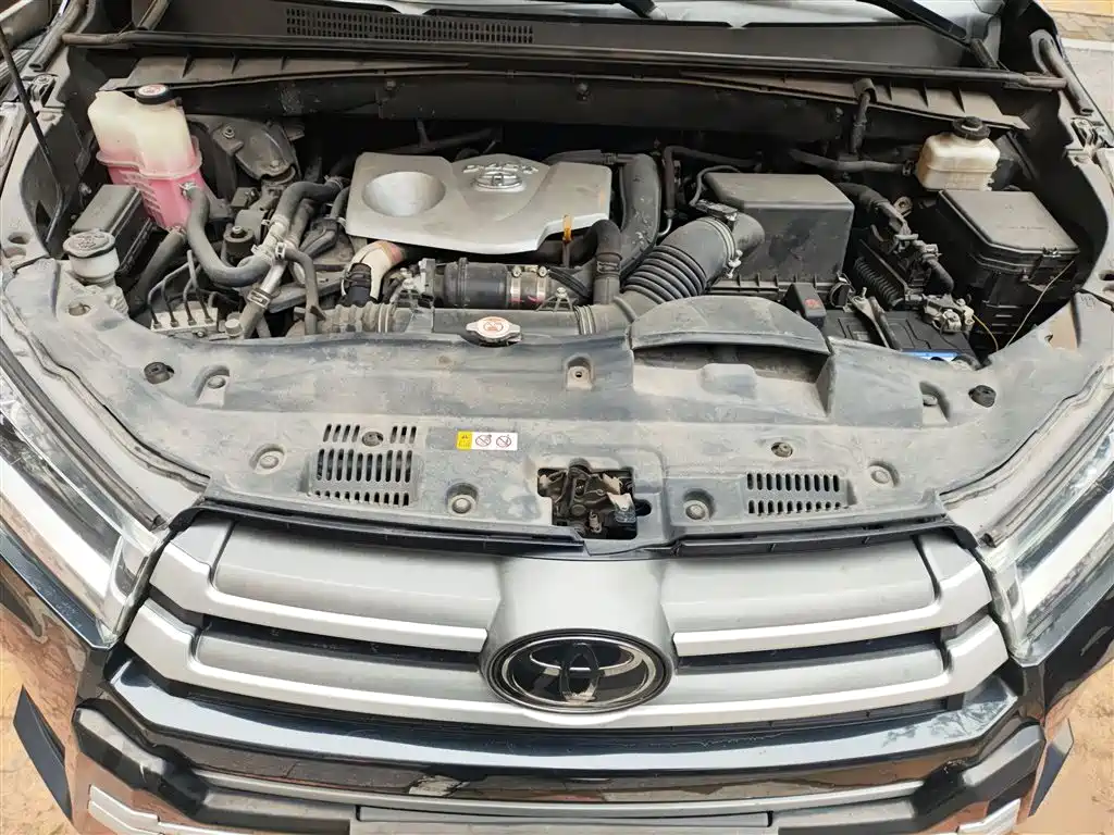 Toyota Highlander — фото 11