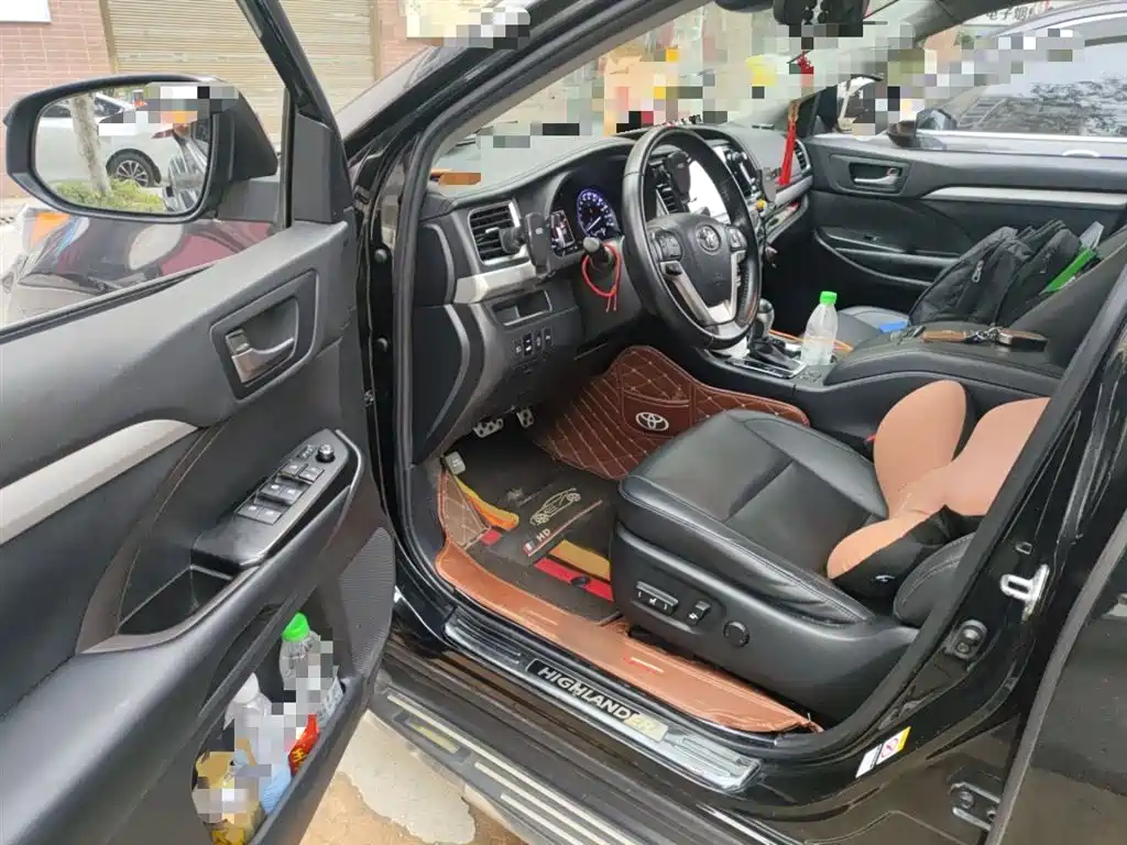 Toyota Highlander — фото 14