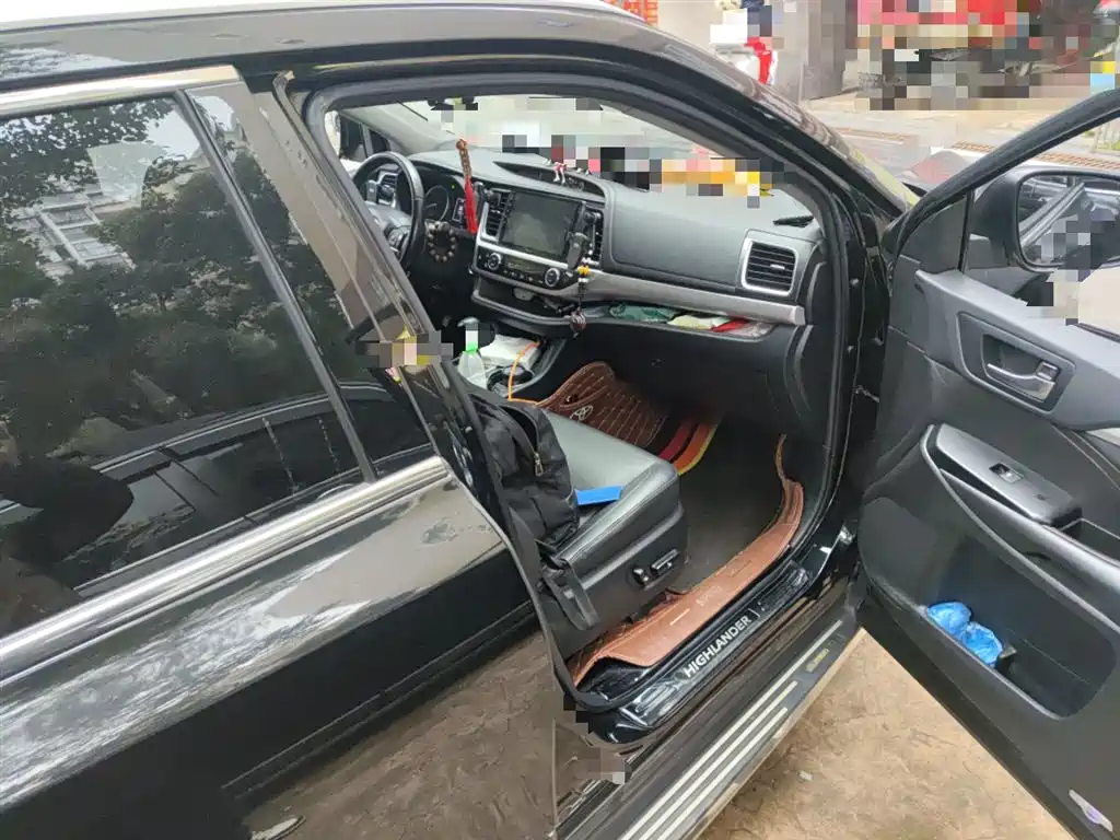 Toyota Highlander — фото 20