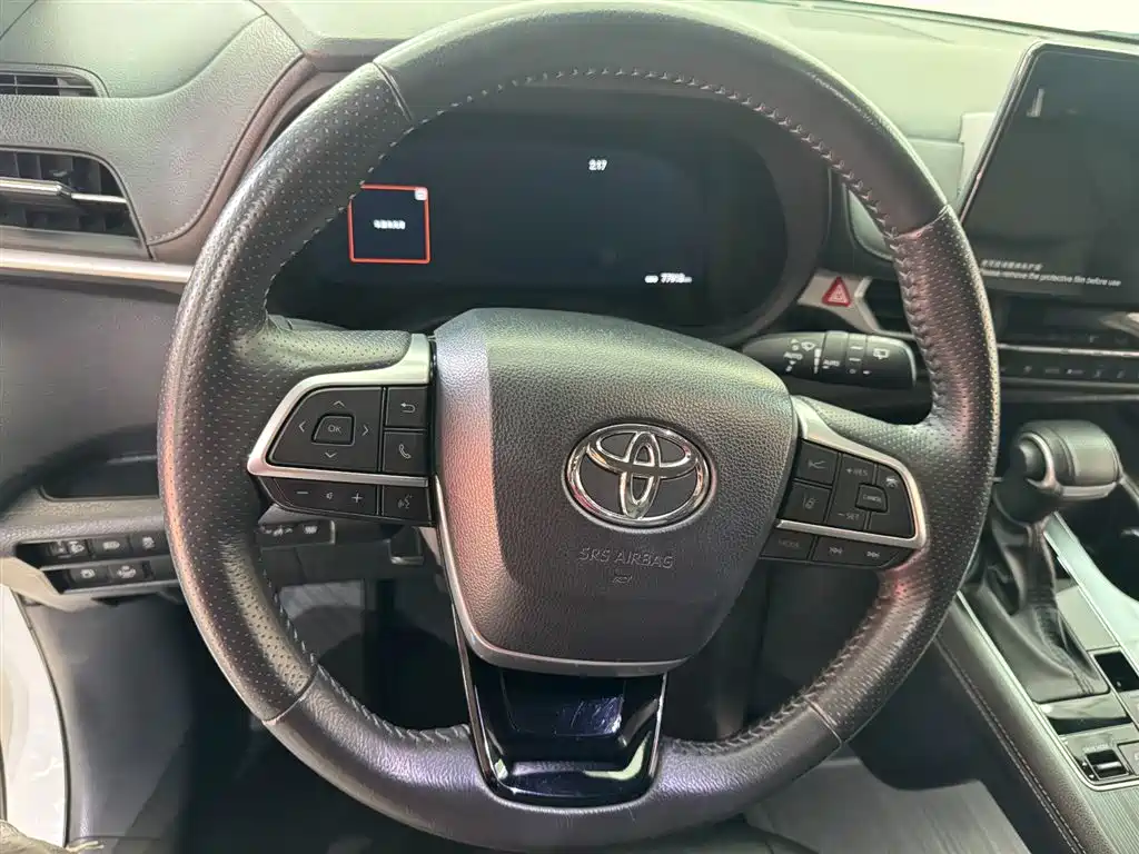 Toyota Sienna — фото 11