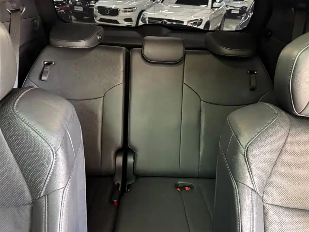 Toyota Sienna — фото 20