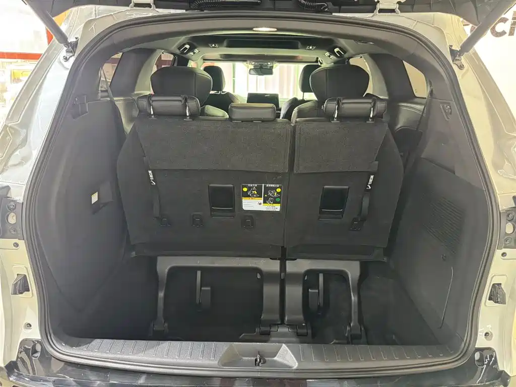 Toyota Sienna — фото 25