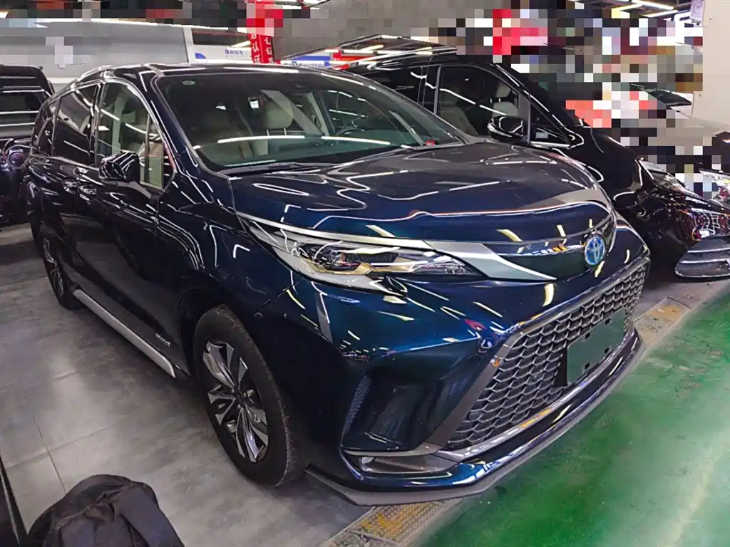 Toyota Granvia — фото 20