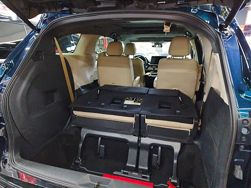 Toyota Granvia — фото 9