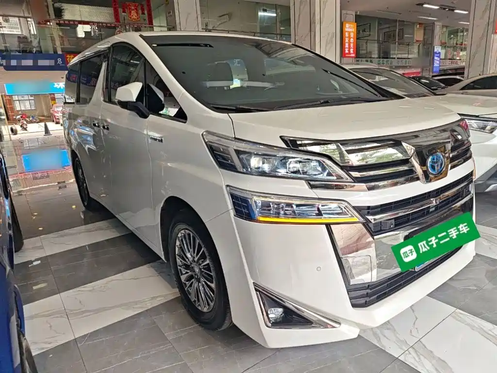 Toyota Vellfire — фото 4