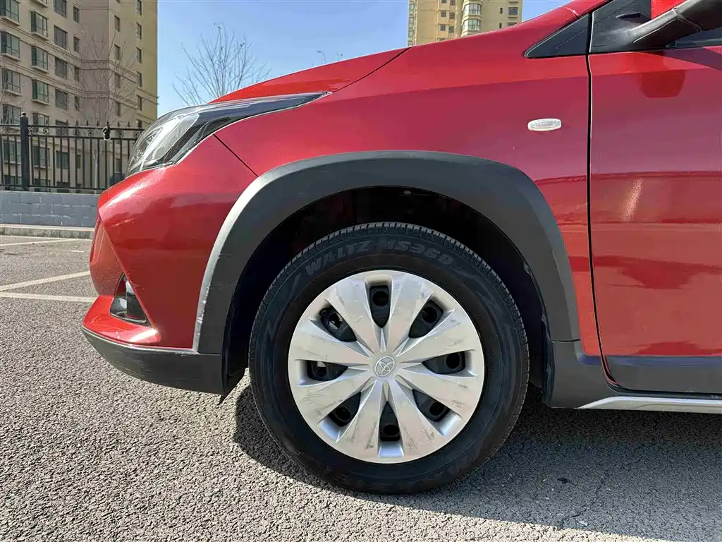 Toyota Yaris L — фото 14
