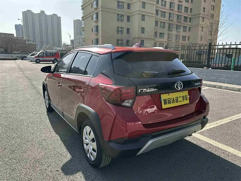 Toyota Yaris L — фото 17