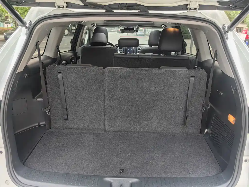 Toyota Highlander — фото 14
