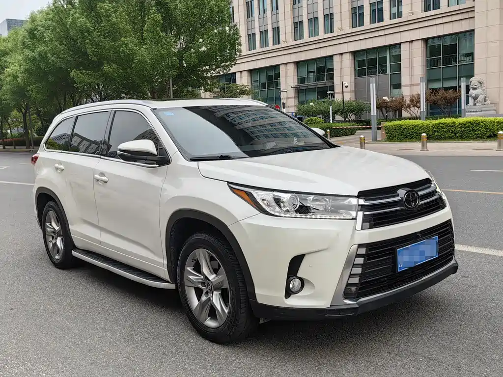 Toyota Highlander — фото 5