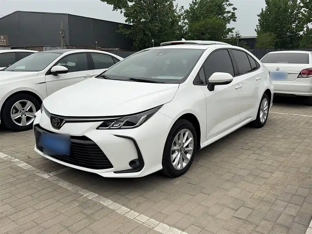 Toyota Corolla — фото 2