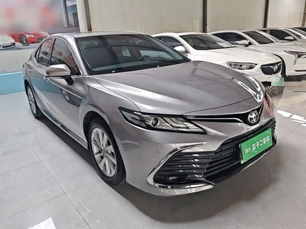 Toyota Camry — фото 4